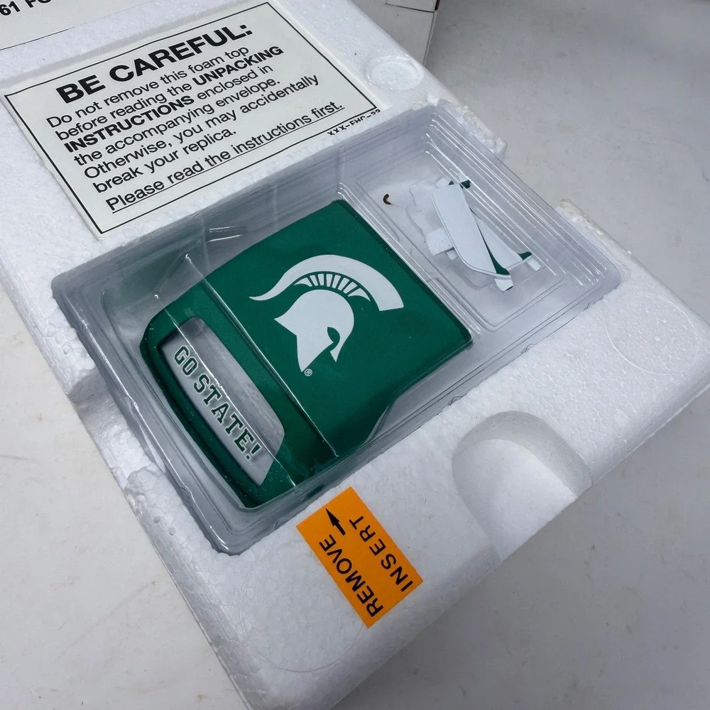 Danbury Mint Michigan State Spartans Die-Cast Car Ford Thunderbird 1:24